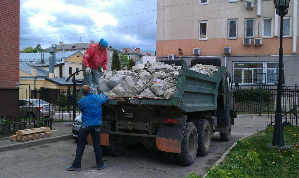 Вывоз строительного мусора в Сосновом Боре от 1625 руб. – ПроМусор