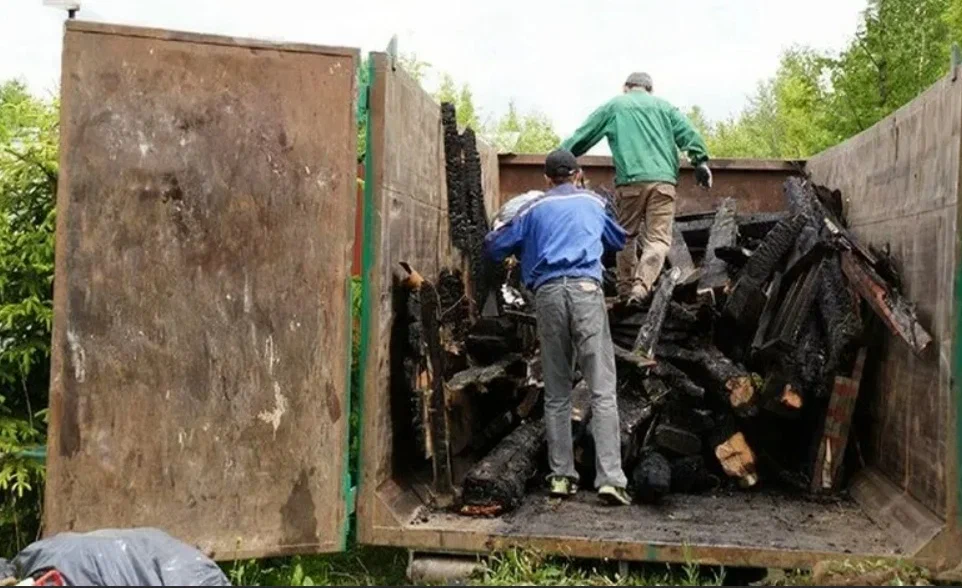 Вывоз мусора после пожара в Сосновом Боре от ПроМусор — уборка, утилизация, цена от 2489 руб