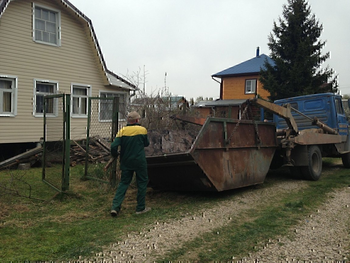 Вывоз мусора и отходов с дачи и участка СНТ в Сосновом Боре в октябре