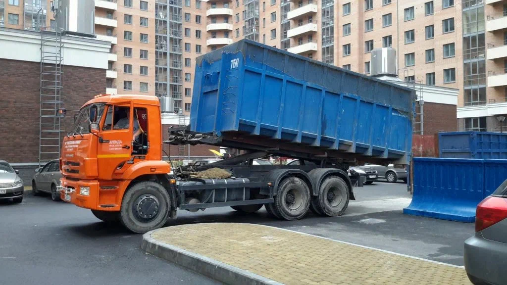 Аренда пухто для вывоза строительного и бытового мусора в Сосновом Боре в октябре