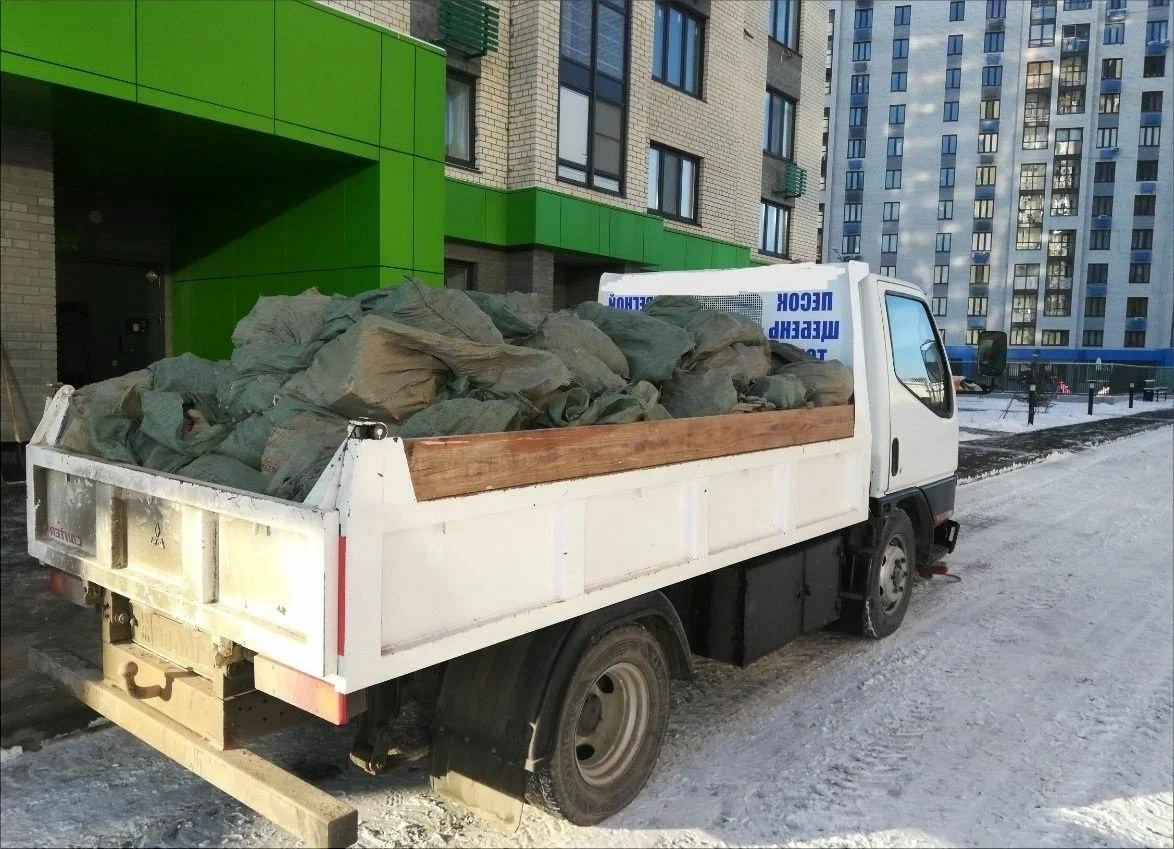Вывоз мусора грузовым фургоном 3 тонны в Сосновом Боре — цена от 1371 руб., ПроМусор