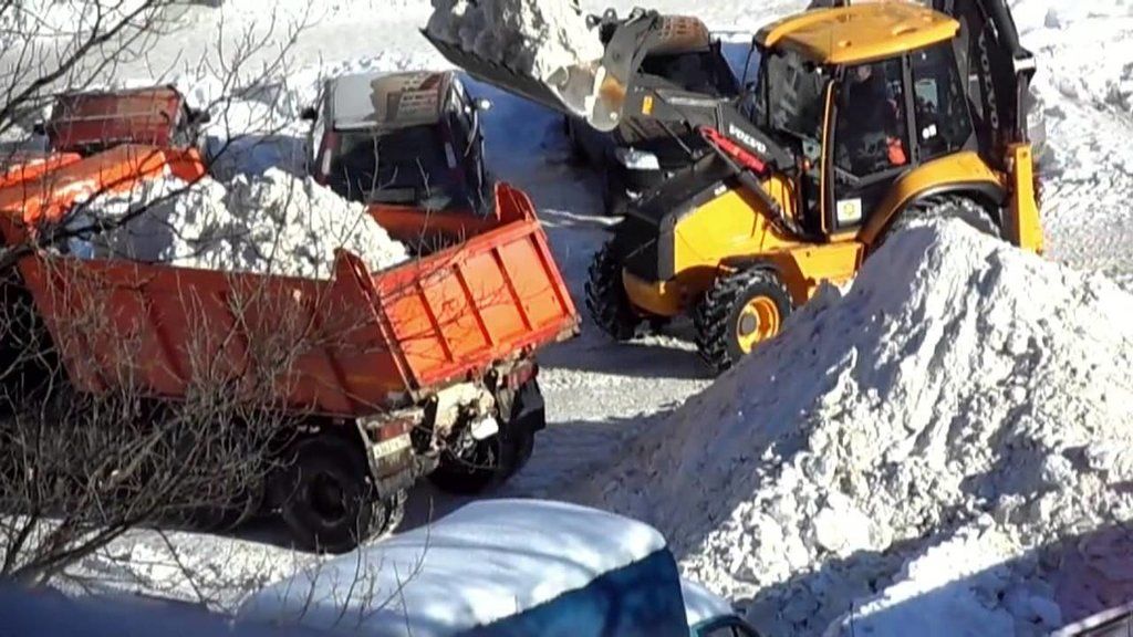 Вывоз снега с погрузкой в Сосновом Боре для организаций и частных лиц в октябре