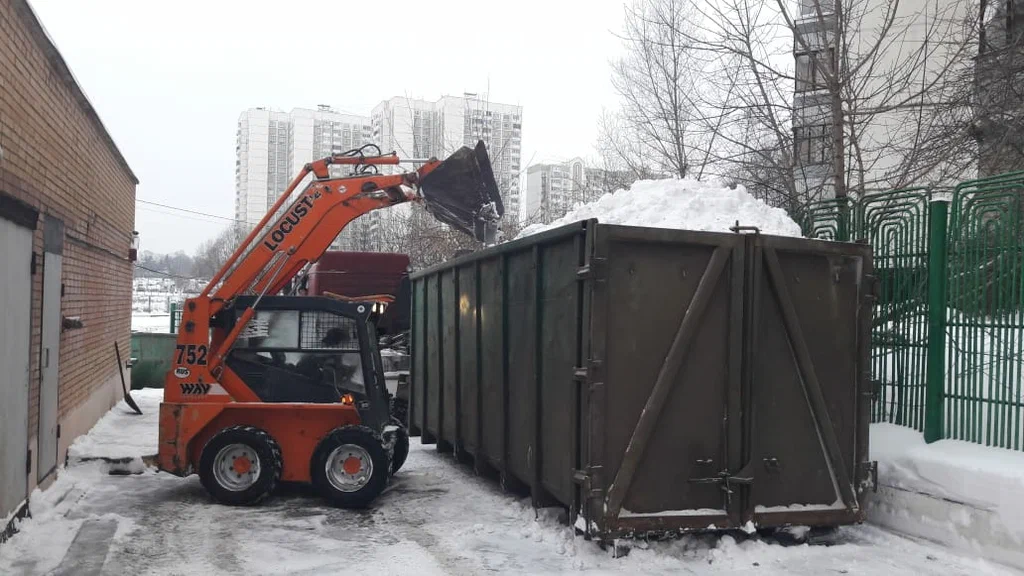 Вывоз снега контейнерами в Сосновом Боре — цена от 3251 руб., заказать контейнер для снега в ПроМусор
